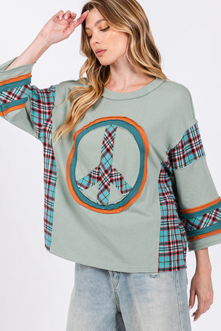 SAGE + FIG Peace Appliquéing Patch Contrast Plaid Top